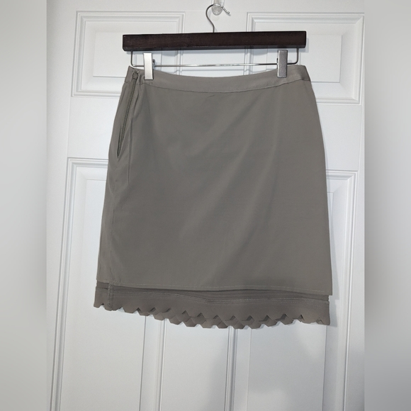 BANANA REPUBLIC Taupe Laser-Cut Scalloped Pintucked Textured Mini Skirt 2 - Picture 11 of 14